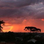 chuva vermelha em Curitiba josé wille jws