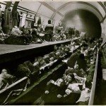 mundo Londoners seek shelter during WWII in the Aldwych tube station, April 1941.