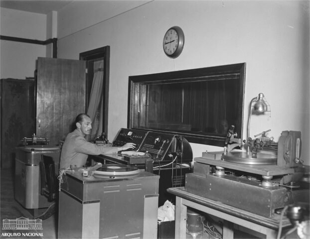 “A Paixão de Cristo” no rádio em uma antiga gravação